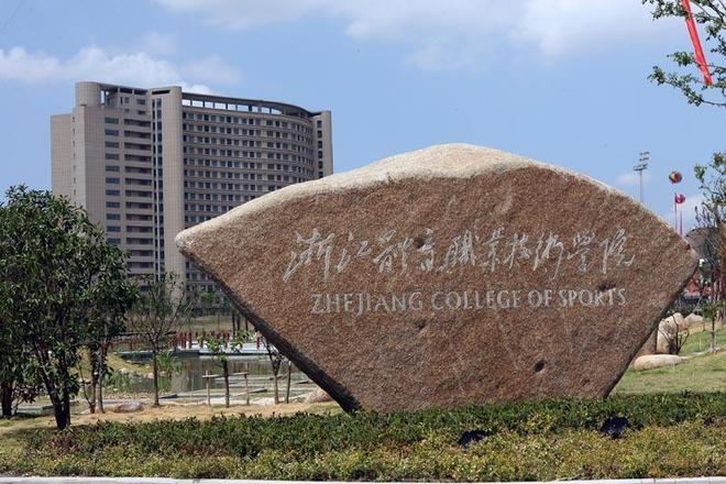 体育圈又曝大瓜！13岁体操少女遭教练打骂索财跳楼致重伤(图2)